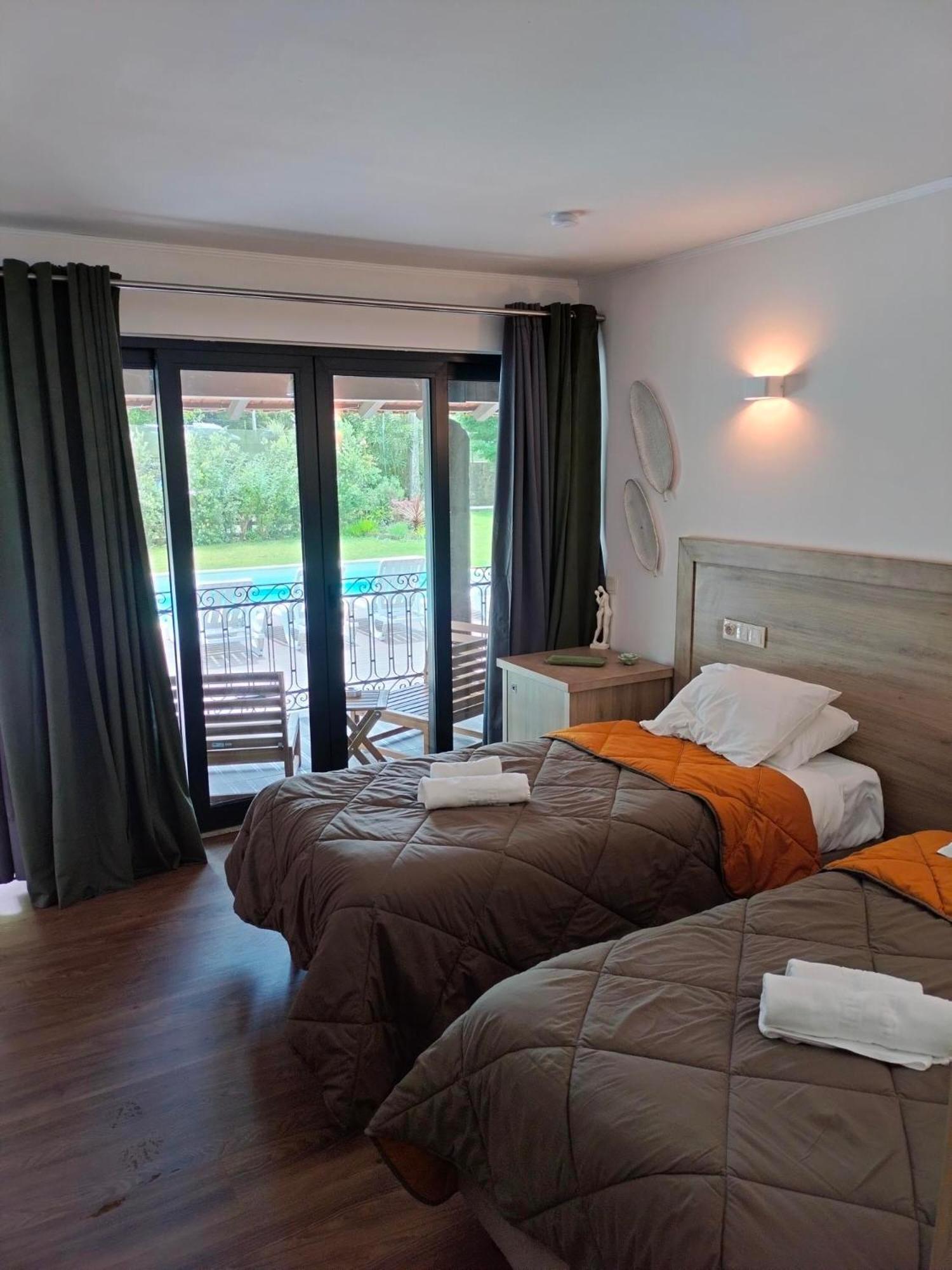 Quinta Padre Lobo Guest House Santa Maria da Feira Room photo