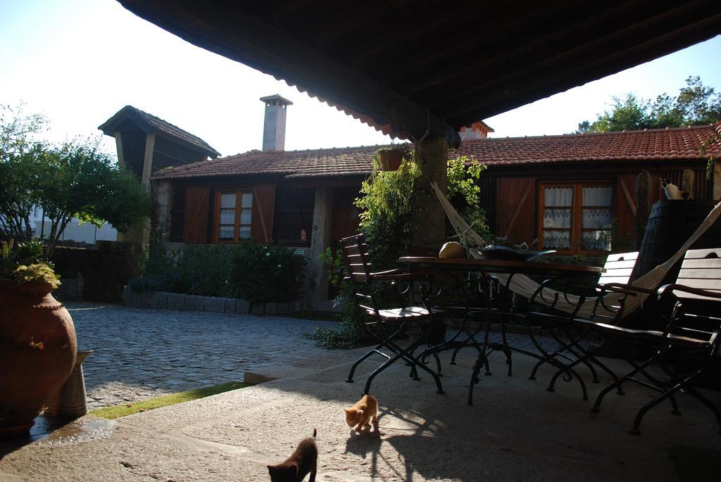 Quinta Padre Lobo Guest House Santa Maria da Feira Exterior photo